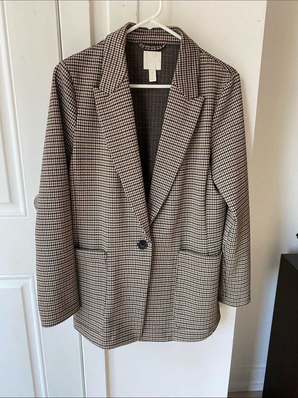 H&M Houndstooth Single-Button Blazer in Black and Cream